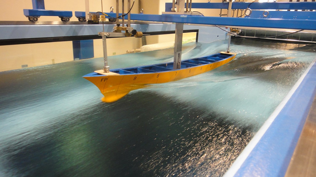 Model Ship Test in High Speed Circulating Water Channel